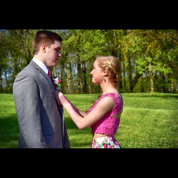 Size 0 Ellie Wilde prom dress - Picture 4 of 4